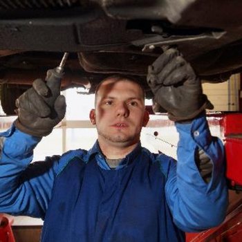 Technicien·ne en maintenance et diagnostic automobile