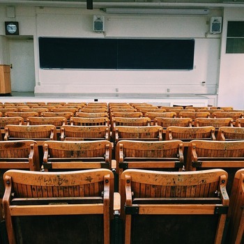 Universités : suspension des cours en présentiel